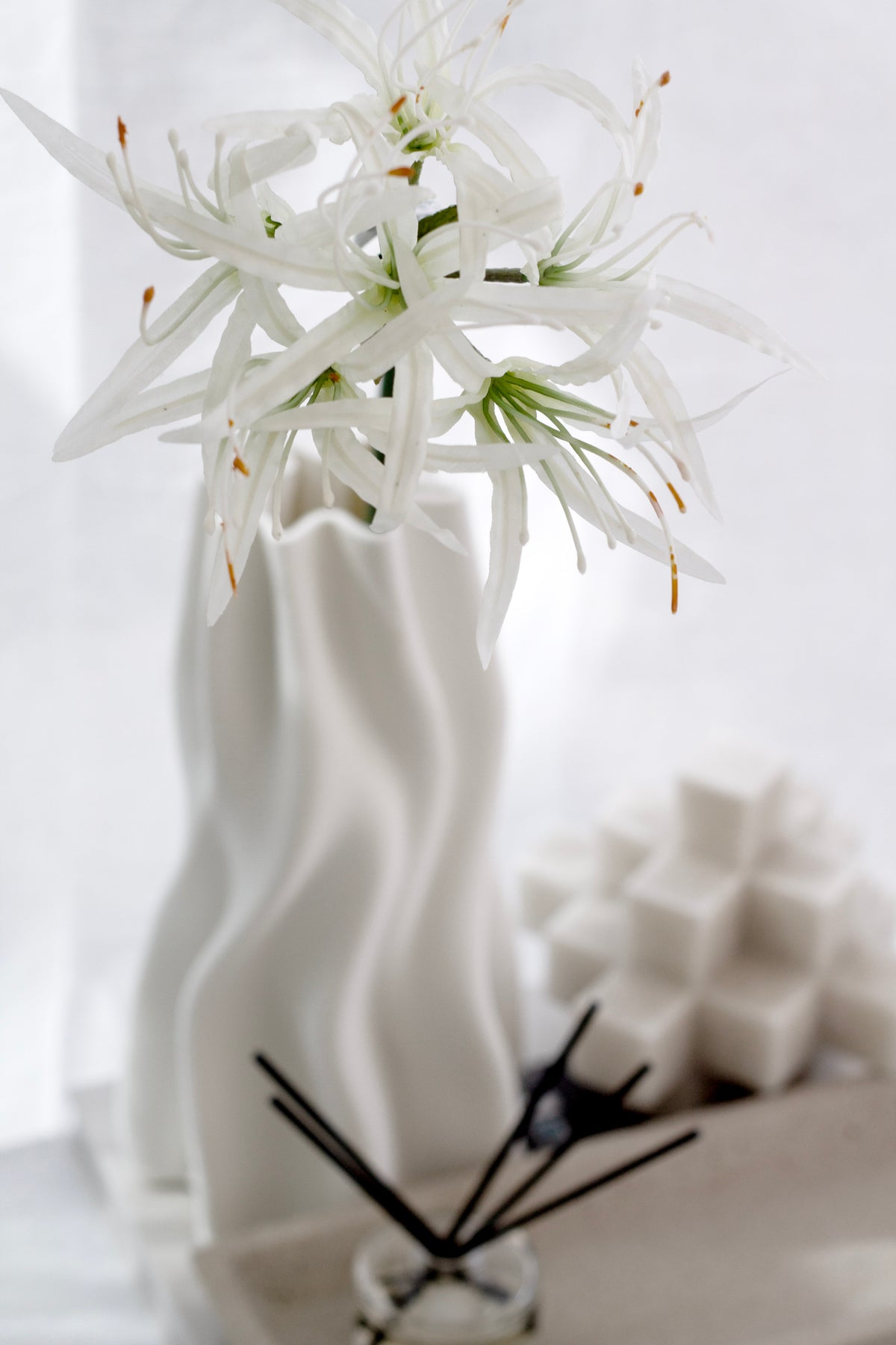 Nerine Spray, White 72cm Faux Flower
