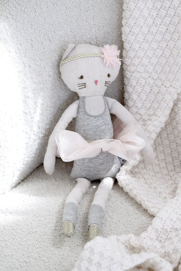 Daisy the Dancing Cat – 38cm Ballerina Soft Toy | Lily & George
