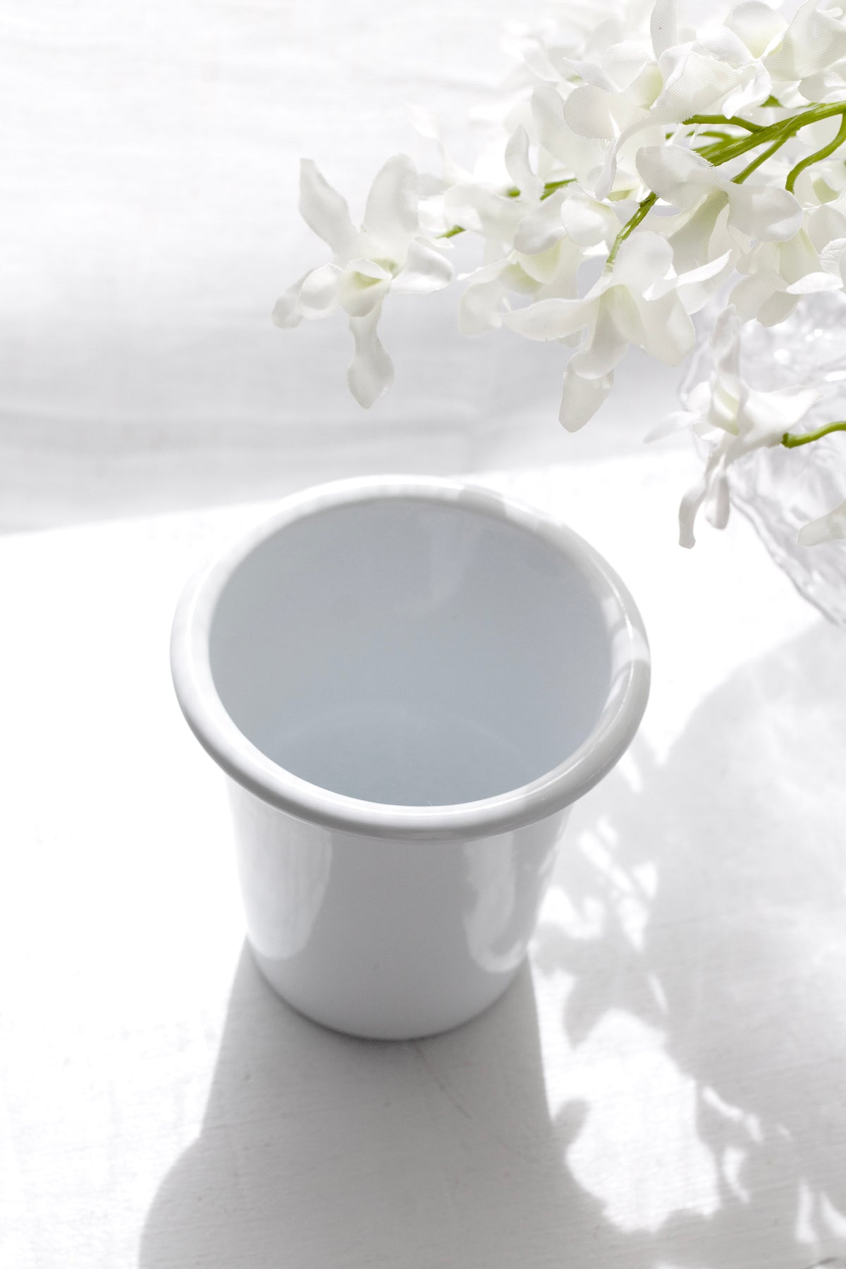 White Enamel Tumbler 350ml – Durable Classic Drinkware
