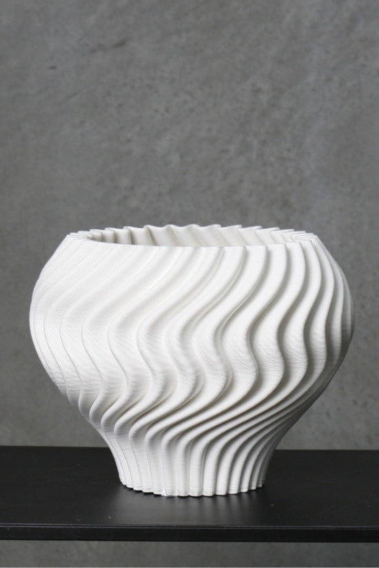 Liam 3D Printed Ceramic Bowl – Sculptural Decorative Vessel in Black or White (29cm)
