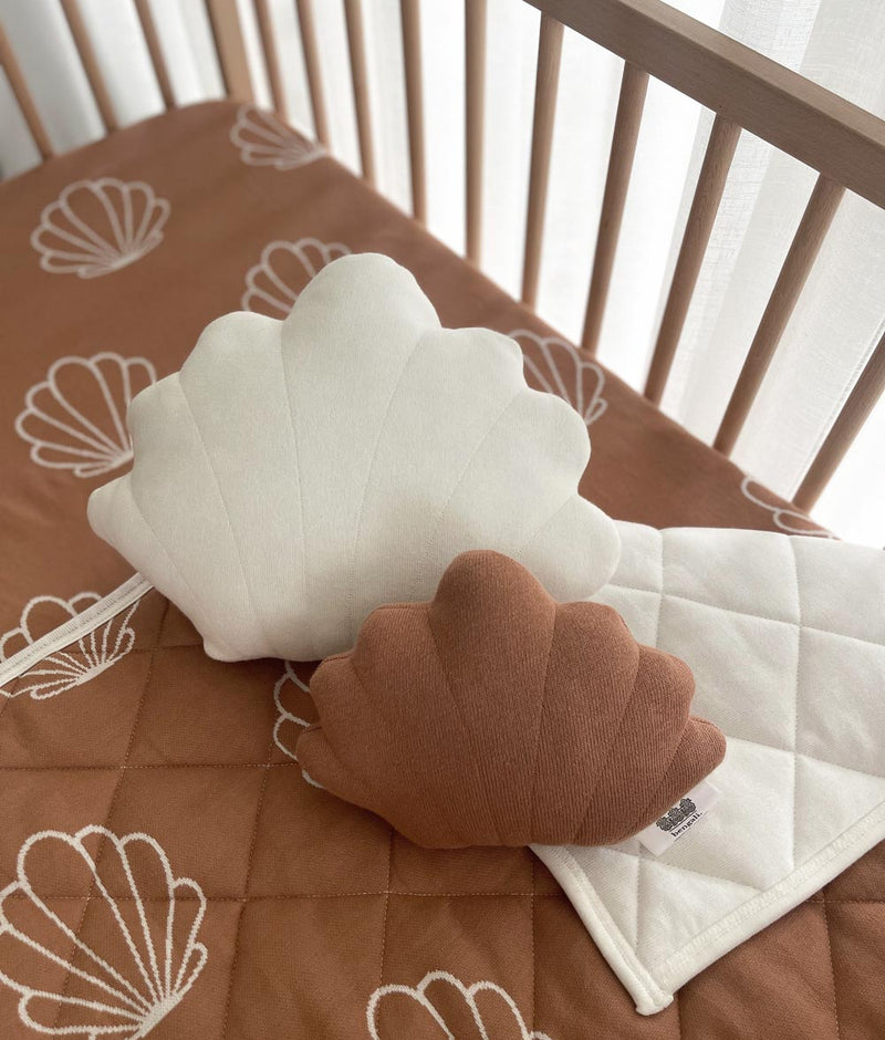 CLAM SHELL CUSHION - LARGE IVORY