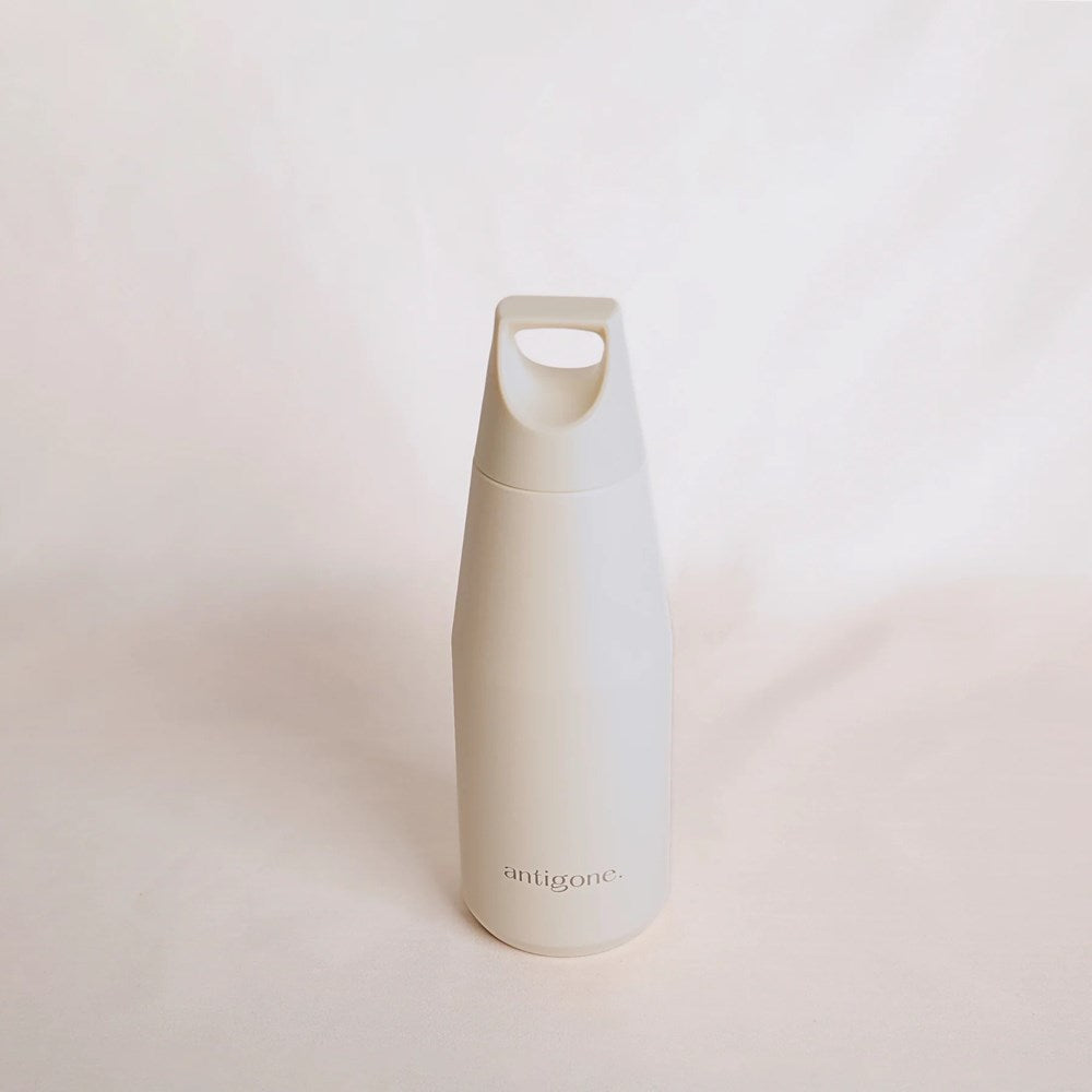 sipTOWER insulated stainless steel water bottle 580ml in White by Antigone