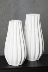 Steffi 3D Printed Ceramic Vase – Sculptural Vase in White or Black (Small / Large)