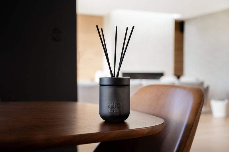 Smith & Co. Tabac & Cedarwood Diffuser 200ml – Spiced Leather Scent