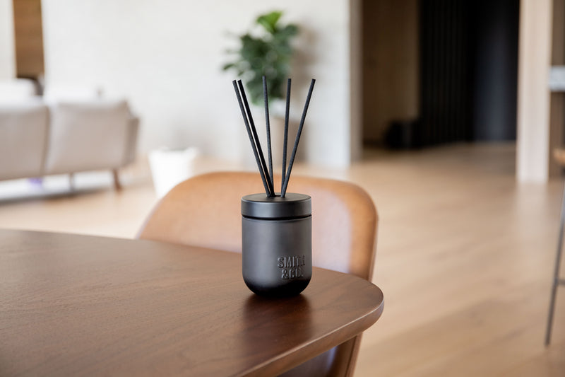 Smith & Co. Tabac & Cedarwood Diffuser 200ml – Spiced Leather Scent