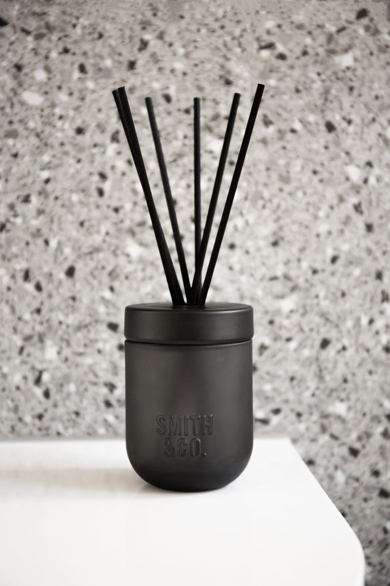 Smith & Co. Tabac & Cedarwood Diffuser 200ml – Spiced Leather Scent