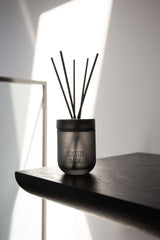 Smith & Co. Tabac & Cedarwood Diffuser 200ml – Spiced Leather Scent