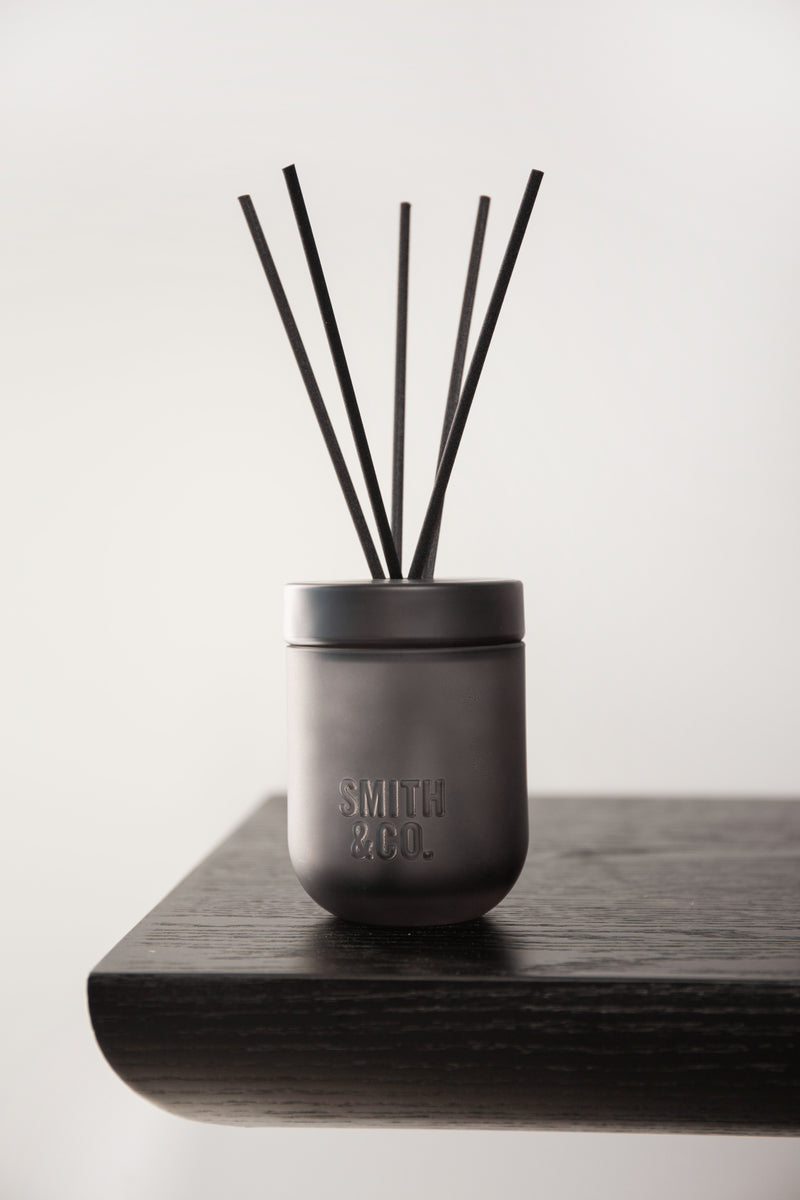 Smith & Co. Tabac & Cedarwood Diffuser 200ml – Spiced Leather Scent