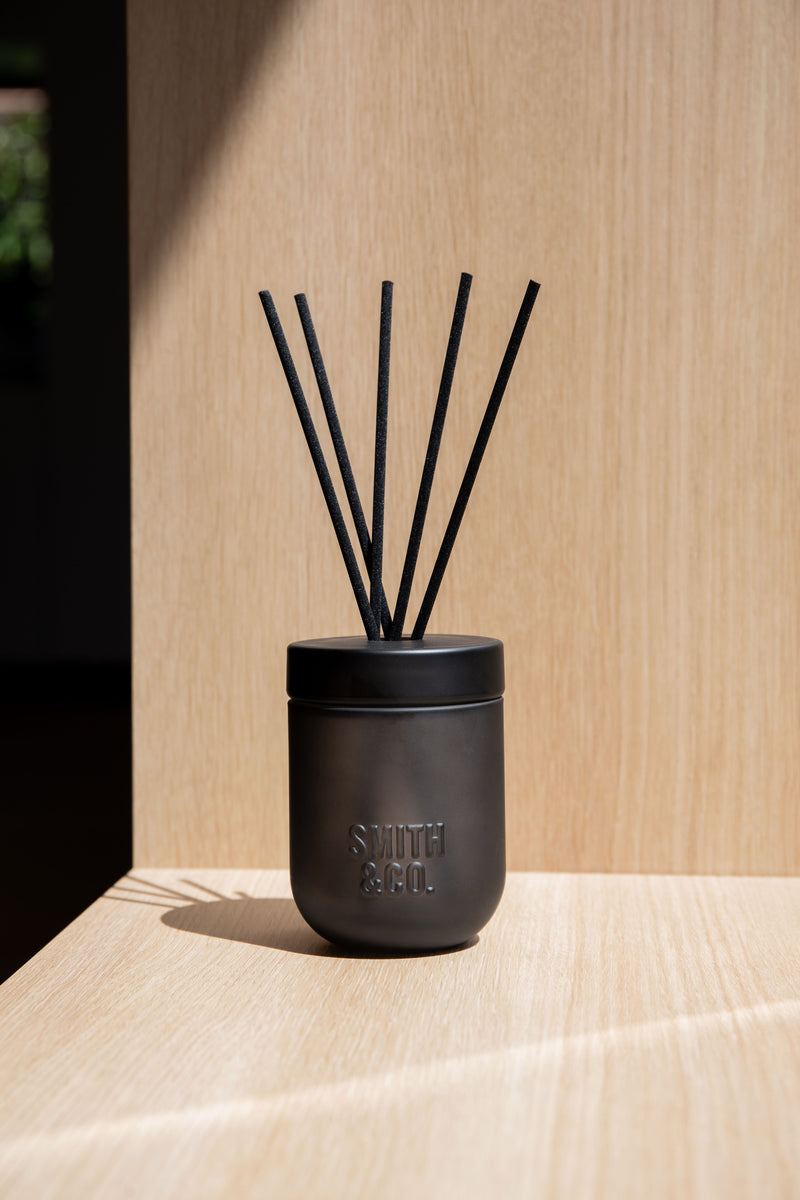 Smith & Co. Tabac & Cedarwood Diffuser 200ml – Spiced Leather Scent