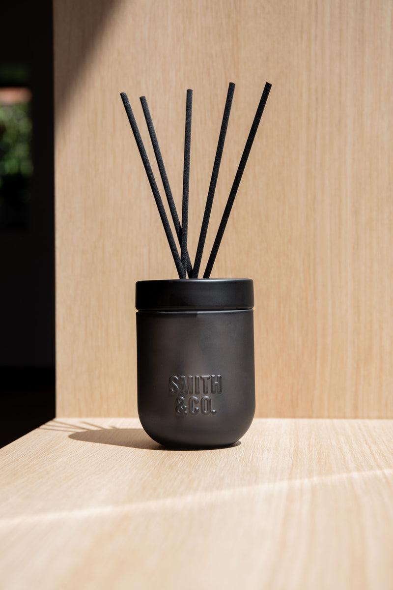Smith & Co. Tabac & Cedarwood Diffuser 200ml – Spiced Leather Scent