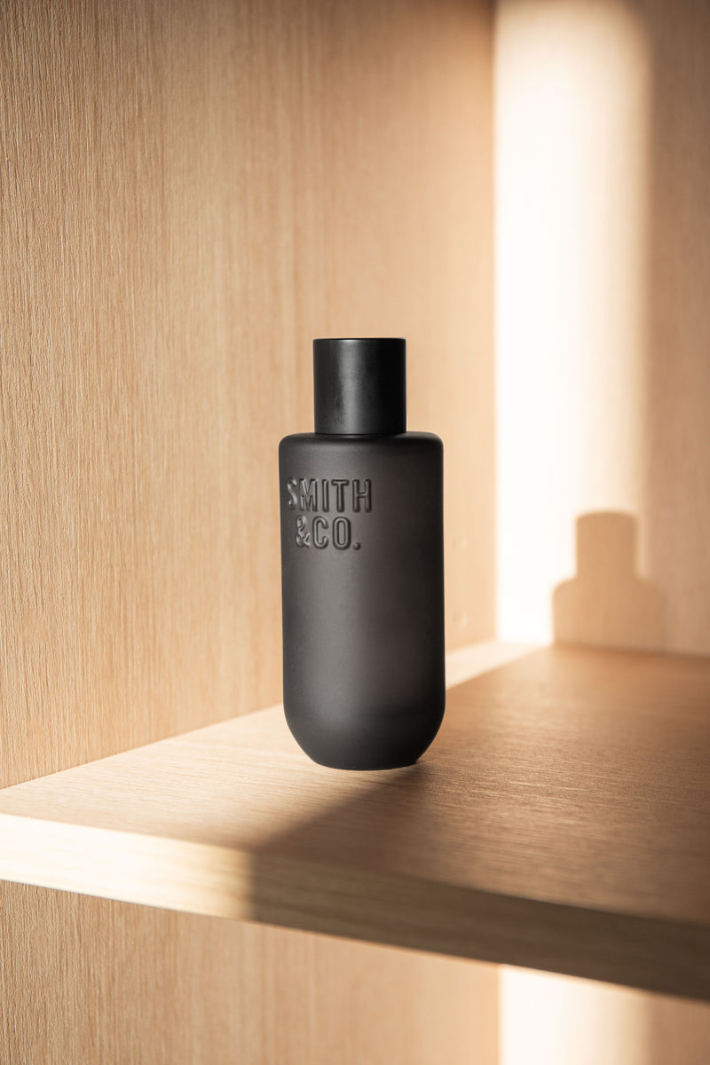 Smith & Co. Tabac & Cedarwood Room Spray 100ml – Spiced Leather Scent