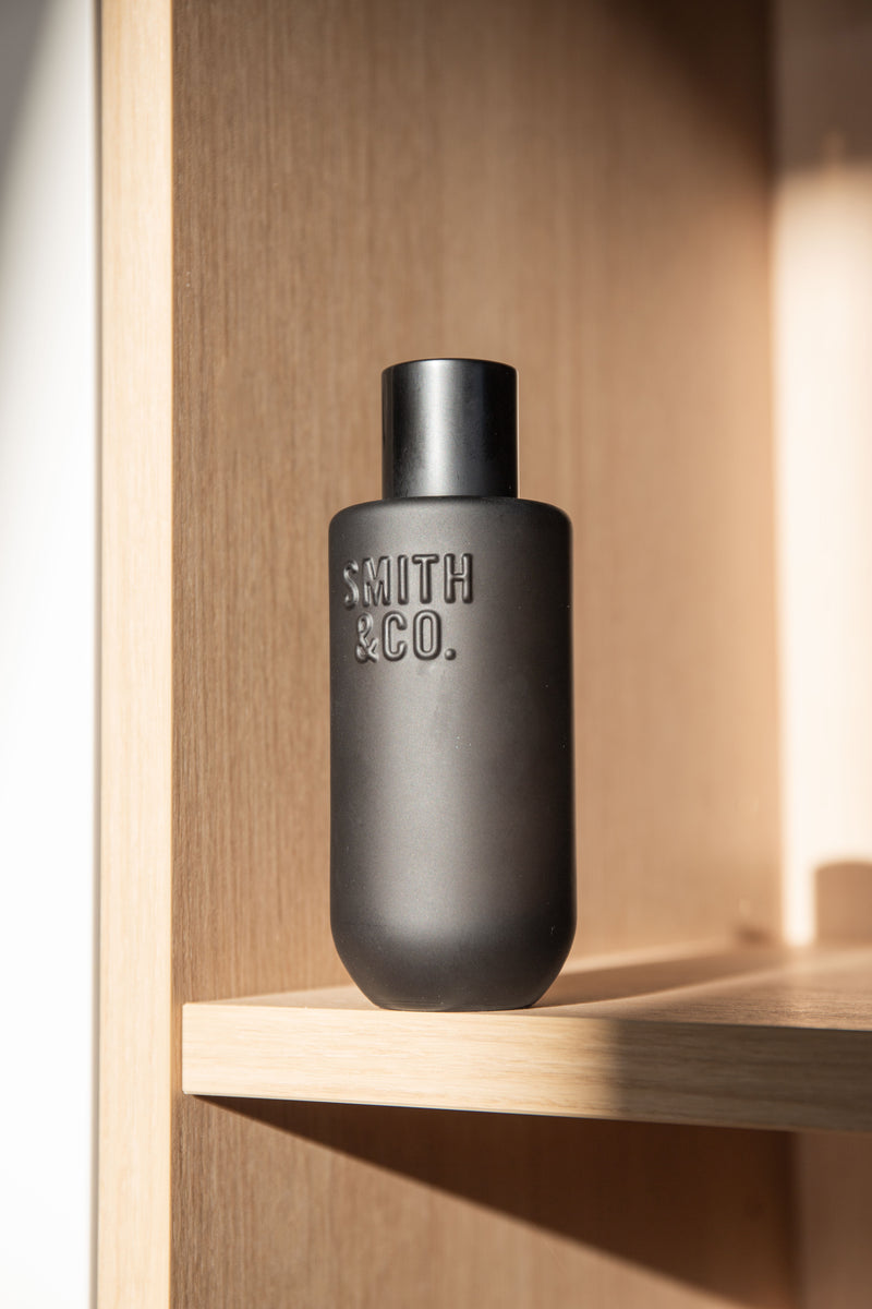 Smith & Co. Tabac & Cedarwood Room Spray 100ml – Spiced Leather Scent