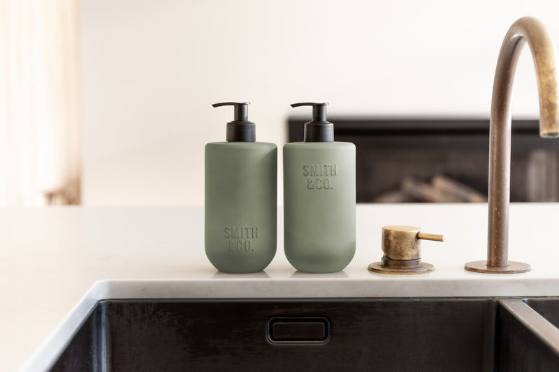 Amber & Freesia Hand & Body Lotion 400ml – Smith & Co.