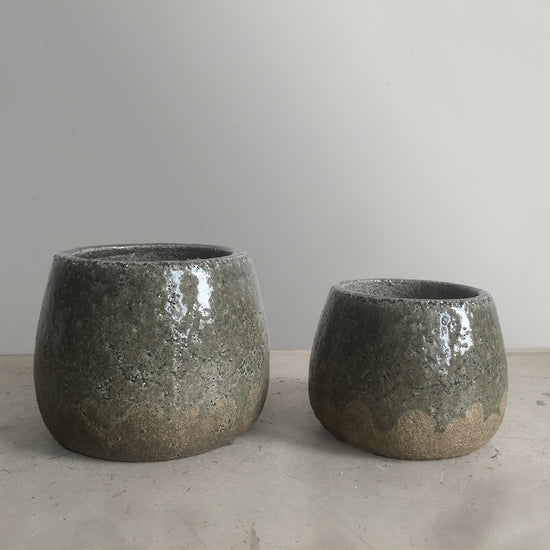 Tobias Glazed Cover Pot – Stoneware Planter in Two Sizes for Styling