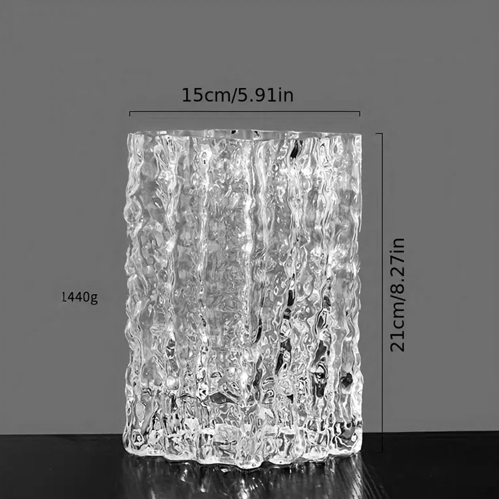 Diagram of the Glacier vase marked 15cm wide, 21cm tall and 1440g