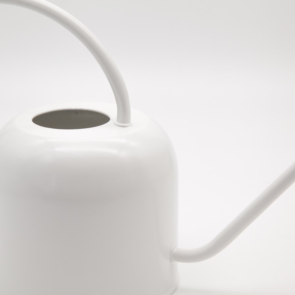 Como Watering Can 1.7L – Potted White Steel with Matte Finish