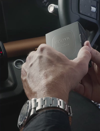 Short video of hands opening the Ecoya Car Diffuser inside a car