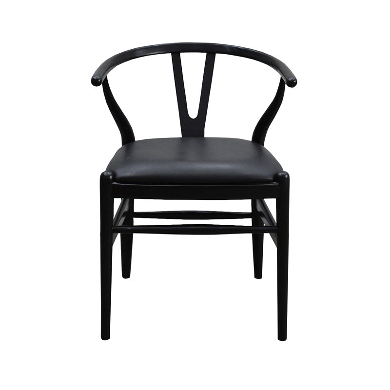 Wishbone chair face on, the Y shaped back splat set inside the curved top rail