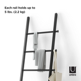 The Umbra LEANA LADDER - BLACK is a stylish storage solution that can hold up to 5 c 2 kg on each rail.