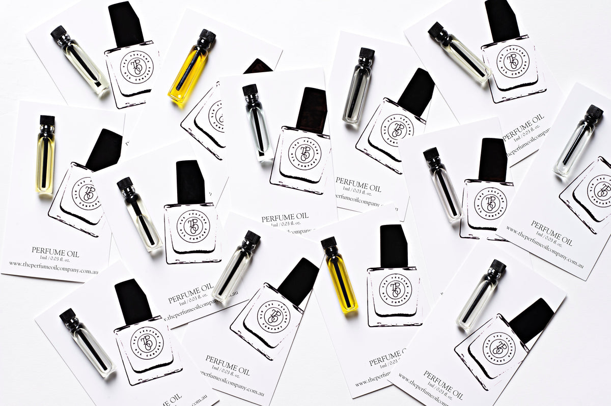 A set of SUAVE business cards, inspired by Sauvage (Dior), from The Perfume Oil Company.