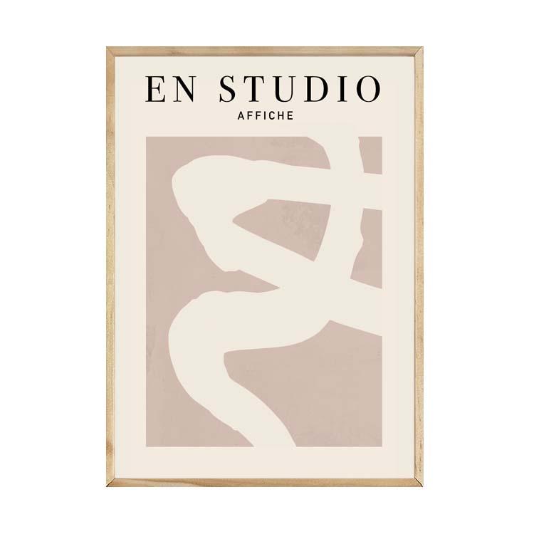 En Studio print in a natural timber frame