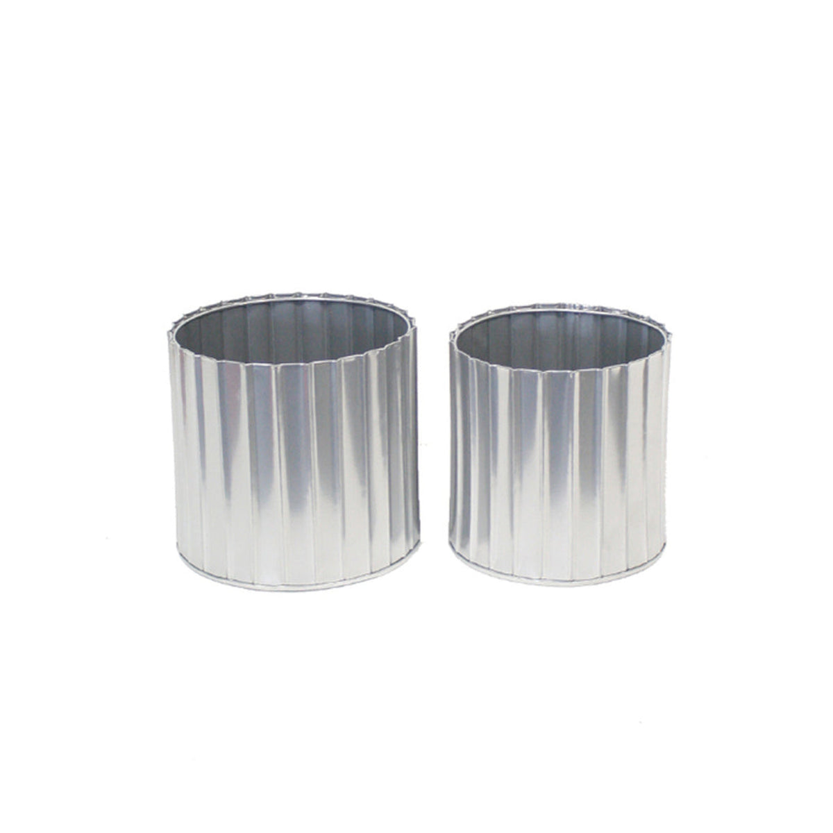 Carter ribbed planters in silver, set of two sizes, on white